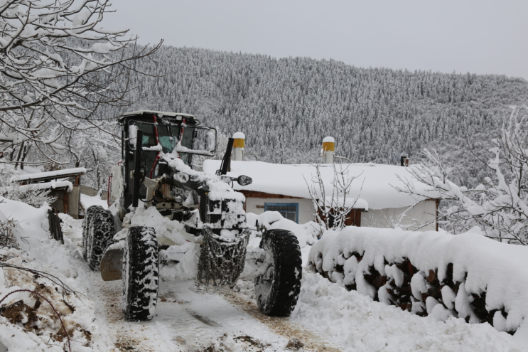 Artvin’de kar nedeniyle 125 köye ulaşım sağlanamıyor