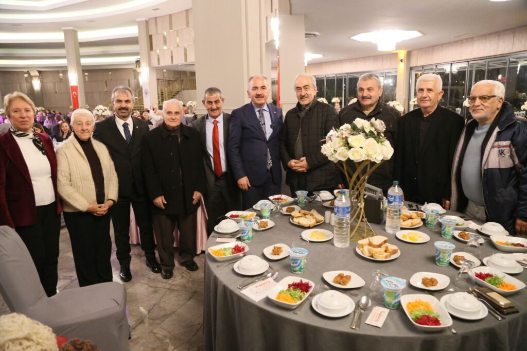 Rize Belediyesi ev sahipliğinde Öğretmenler Günü kutlaması yapıldı