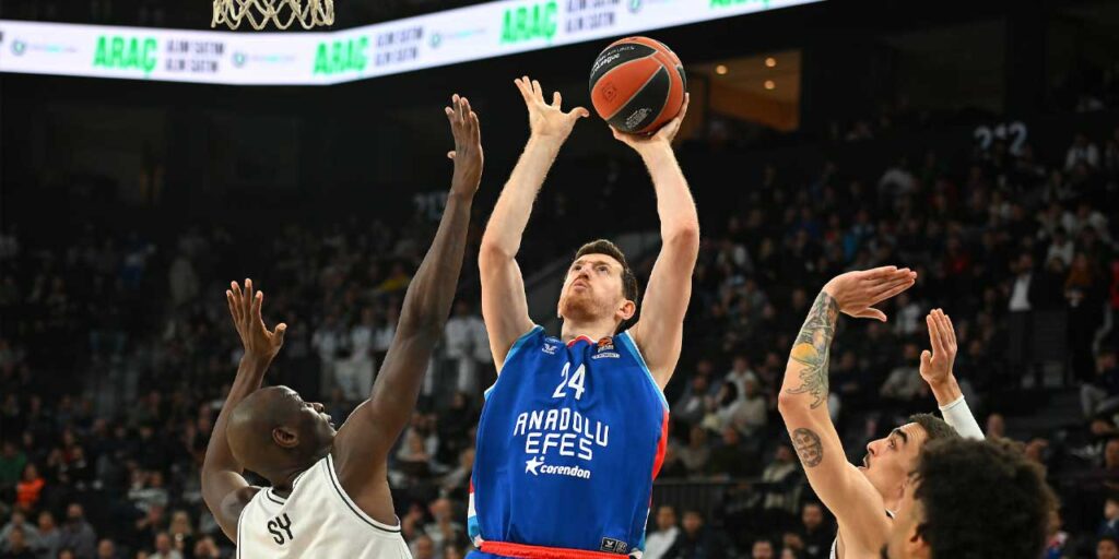 Anadolu Efes, Euroleague’de Paris Basketbol’a diş geçiremedi