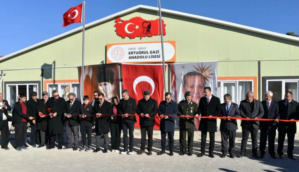 Hatay’da depremde hasar alan okullar yenileniyor