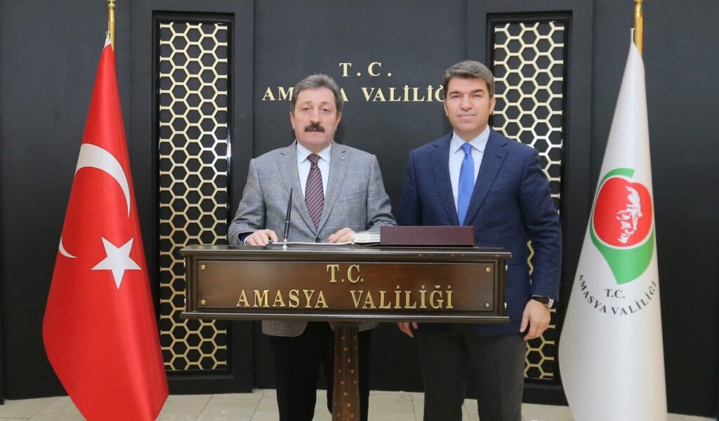 Samsun Valisi Orhan Tavlı’dan Amasya Valisi Önder Bakan’a ziyaret