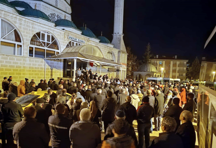 Beypazarı Müftülüğü, umre yolcularını dualar eşliğinde uğurladı