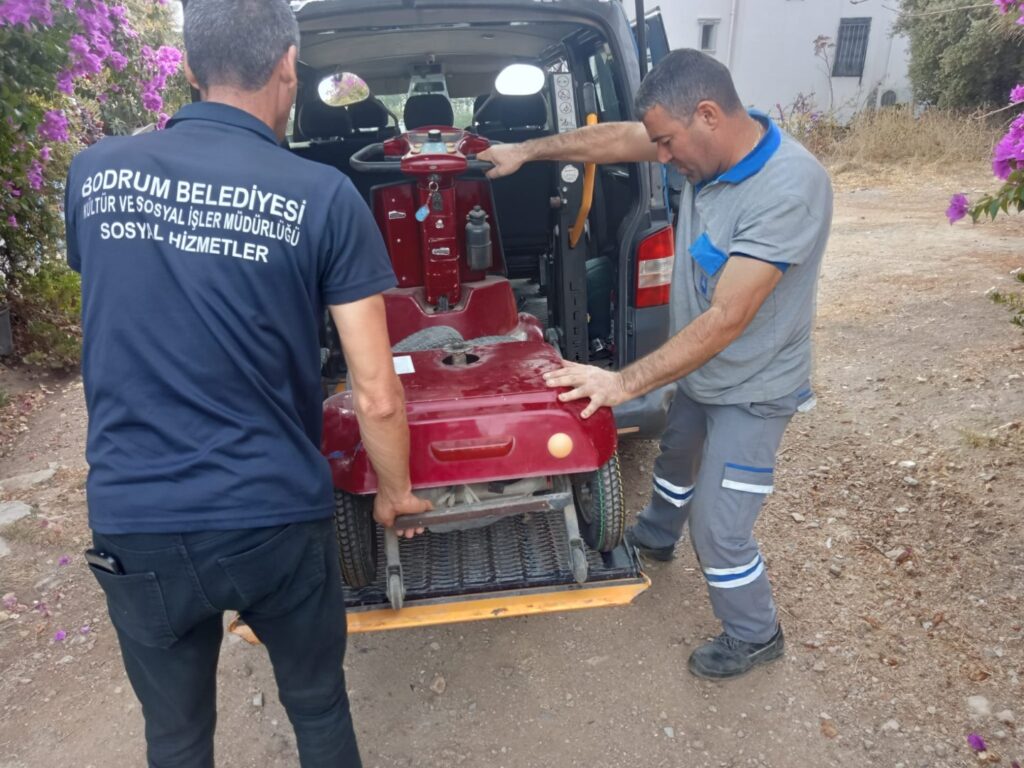 Bodrum Belediyesi’nden akülü sandalye bakım desteği