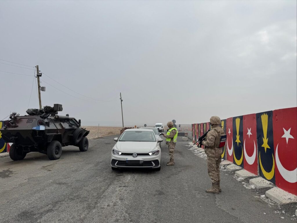 Kars’ta jandarmadan ‘şok’ yol uygulamaları gerçekleştirildi – Birlik Haber Ajansı