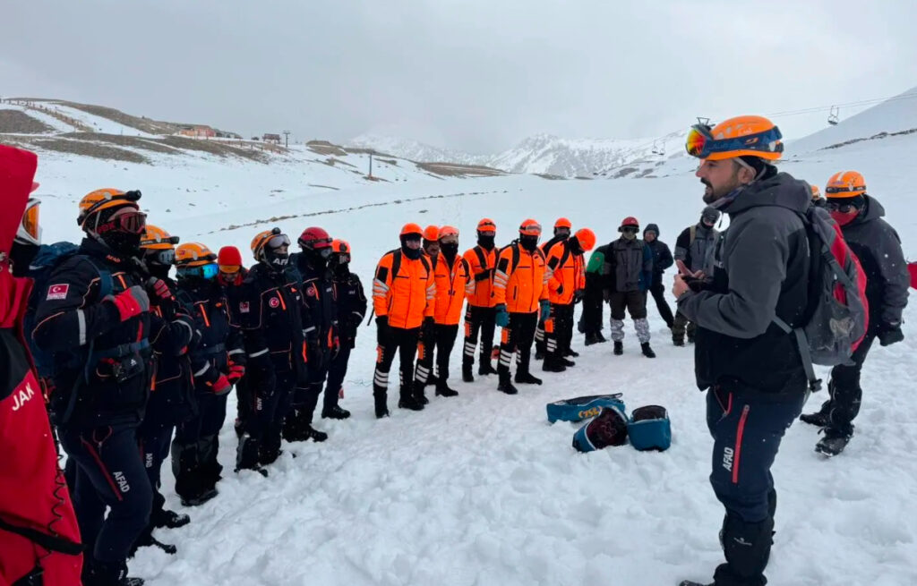 Davraz’da çığ eğitimiyle güvenlik – Birlik Haber Ajansı