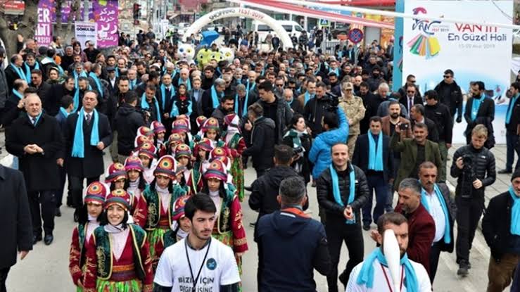 Vanlı esnafın gözü kulağı bu festivalde – Birlik Haber Ajansı