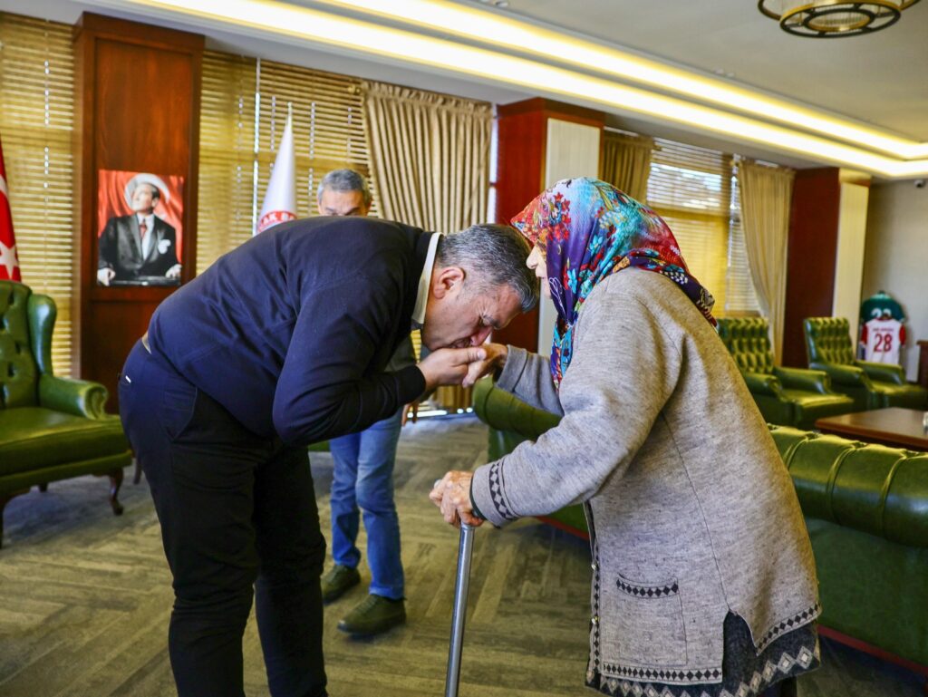 Başkan Necmi Sıbıç Bulancaklıları makamında ağırladı – Birlik Haber Ajansı