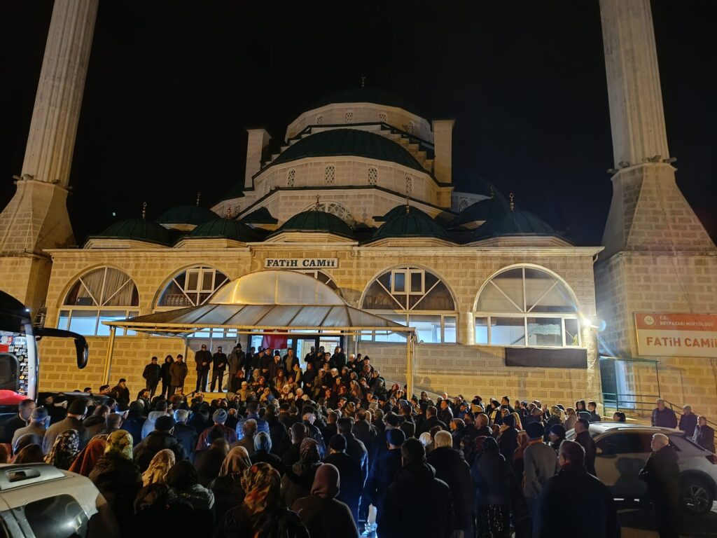 Beypazarı’nda umre yolcuları için coşkulu uğurlama töreni – Birlik Haber Ajansı