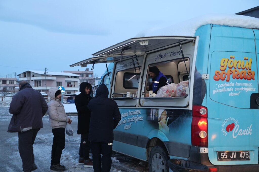 Canik’te karla mücadele ve sıcak ikram – Birlik Haber Ajansı