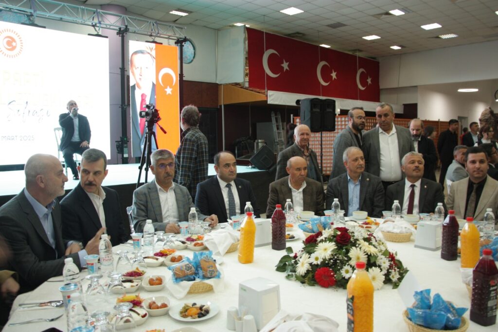 Muğla’da büyük buluşma: 4 bin kişi iftar yaptı – Birlik Haber Ajansı