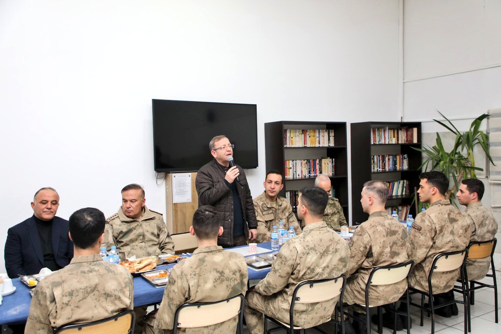 Vali Ziya Polat, Jandarma personelleriyle iftarda buluştu – Birlik Haber Ajansı