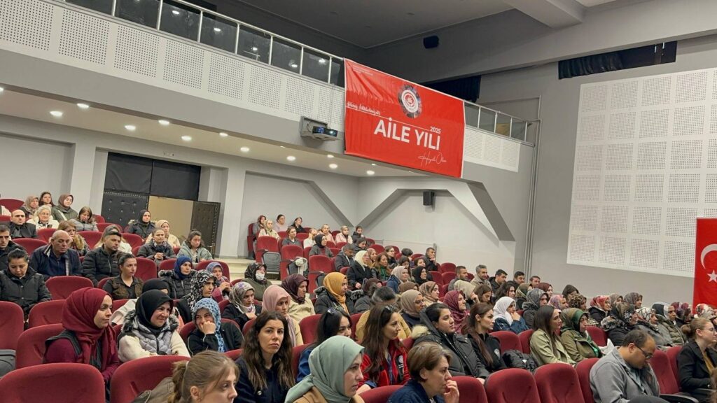 Kars’ta “Ailemiz, Geleceğimizdir” söyleşisi gerçekleşti