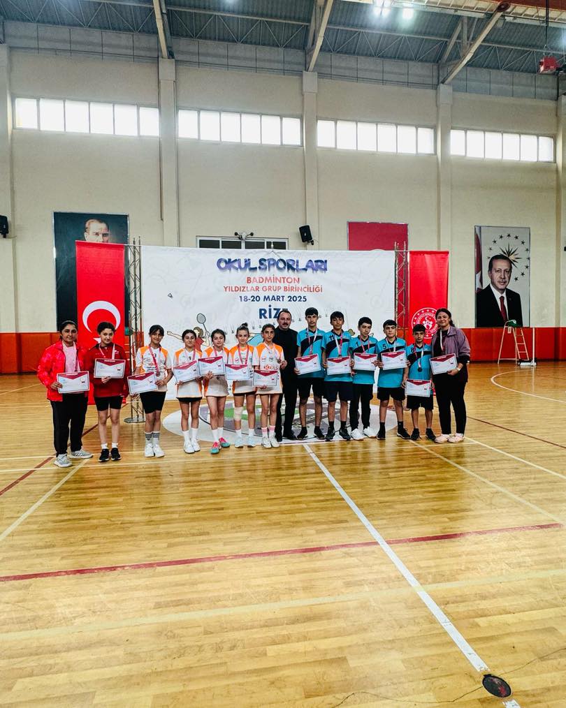 Kars'ta Badminton takımlarından tarihi başarı