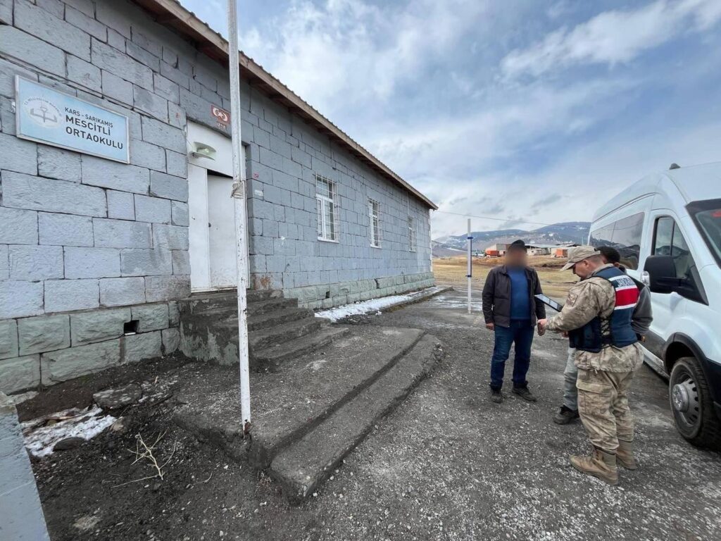 Kars’ta “Huzurlu Okul Önleri ve Huzurlu Sokaklar” uygulaması yapıldı – Birlik Haber Ajansı