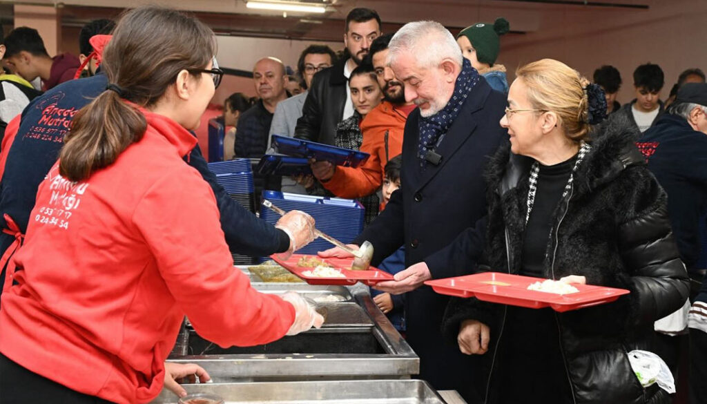 Isparta Belediyesi binlerce vatandaşı iftar sofrasında buluşturuyor – Birlik Haber Ajansı