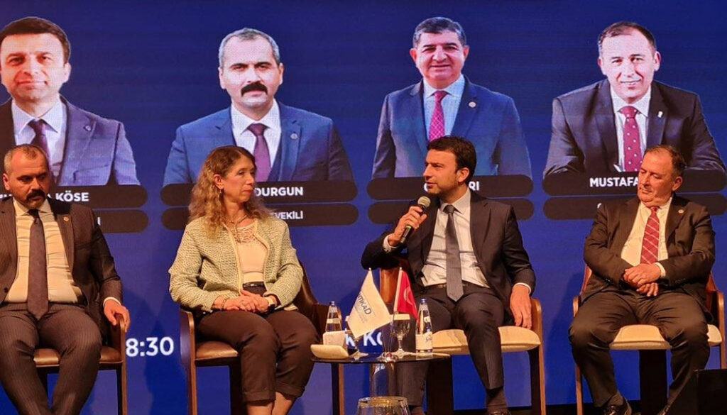 Siyasette kadının yeri ve geleceği üzerine bir panel – Birlik Haber Ajansı